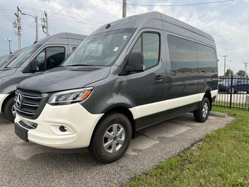 Used 2023 Mercedes-Benz Sprinter 144 Cargo image 3
