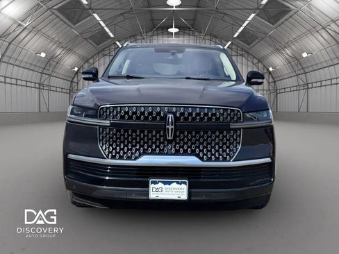 Used 2025 Lincoln Navigator L Reserve AWD/4WD image 5