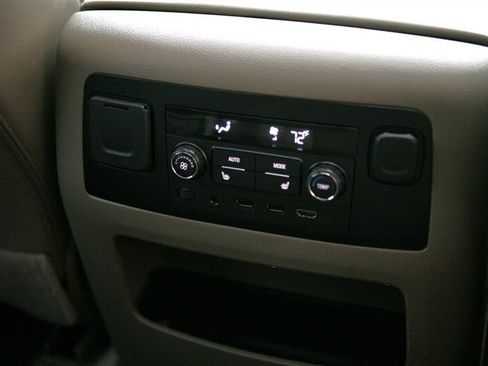 Used 2019 GMC Yukon XL SLT w/ Open Road Package image 26