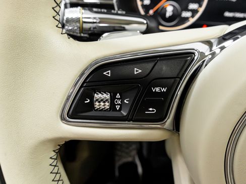 Used 2021 Bentley Flying Spur W12 image 64