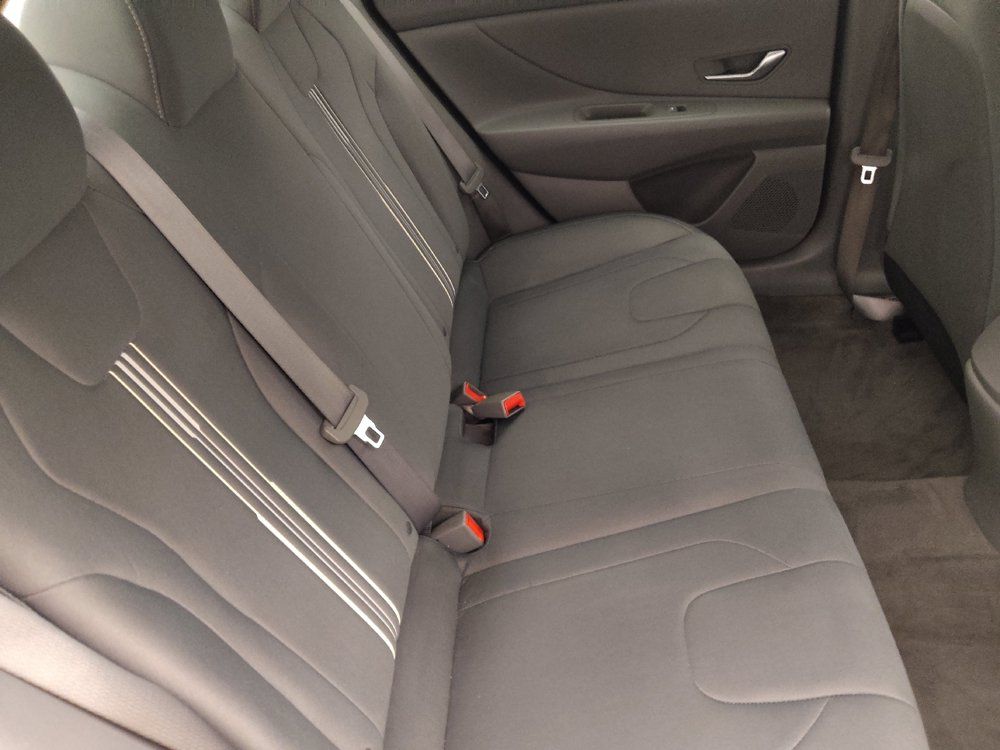 Used 2021 Hyundai Elantra SEL FWD image 19