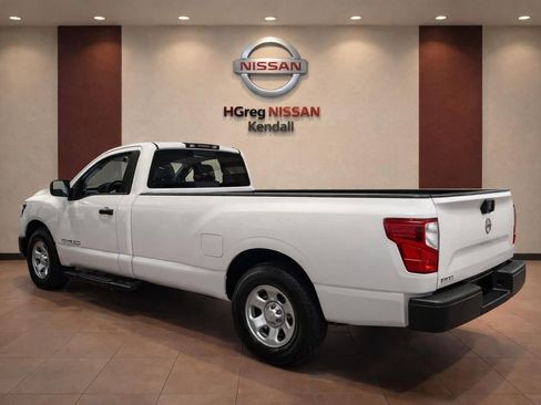 Used 2017 Nissan Titan S image 9