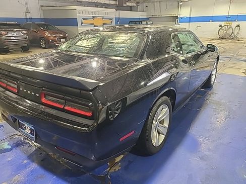Used 2023 Dodge Challenger SXT image 4
