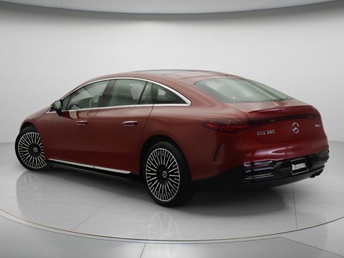 Certified 2023 Mercedes-Benz EQS 580 4MATIC Sedan image 2