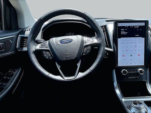 Used 2023 Ford Edge Titanium AWD/4WD image 6