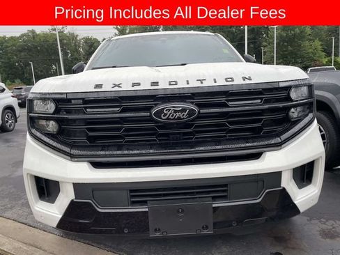 Used 2026 Ford Expedition Platinum w/ Stealth Appearance Package AWD/4WD image 13