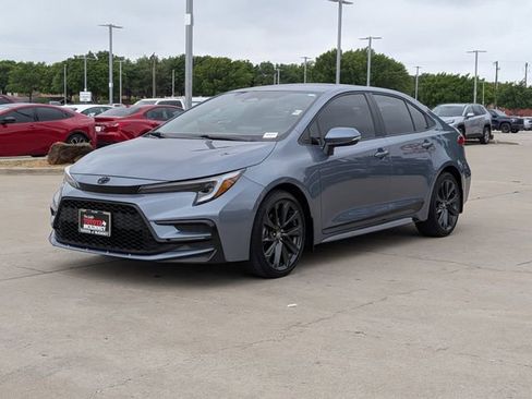 Used 2025 Toyota Corolla SE image 9