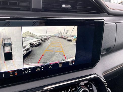 Used 2025 GMC Sierra 3500 AT4 w/ AT4 Premium Plus Package image 21