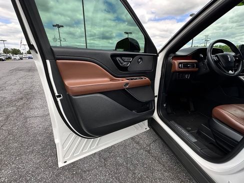 Used 2021 Lincoln Aviator Reserve w/ Elements Package Plus AWD/4WD image 20