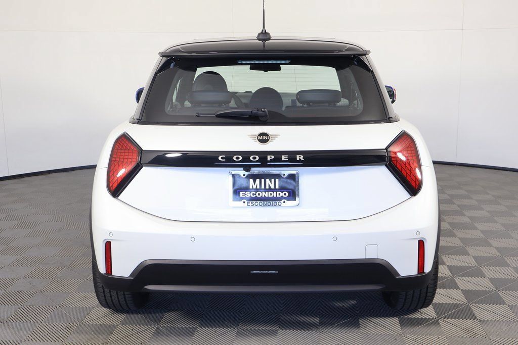 Used 2026 MINI Cooper 2-Door Hardtop FWD image 5