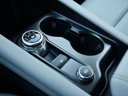 Used 2026 Ford Explorer Active w/ Active Comfort Package image 34