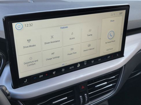 New 2024 Ford Escape SE w/ PHEV Premium Package FWD image 18