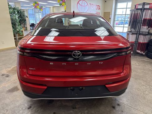 Used 2023 Toyota Crown XLE image 12