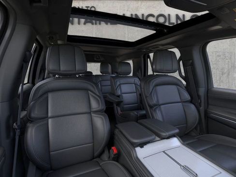 New 2026 Lincoln Navigator Reserve w/ Jet Appearance Package image 10