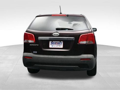 Used 2011 Kia Sorento 2WD image 4