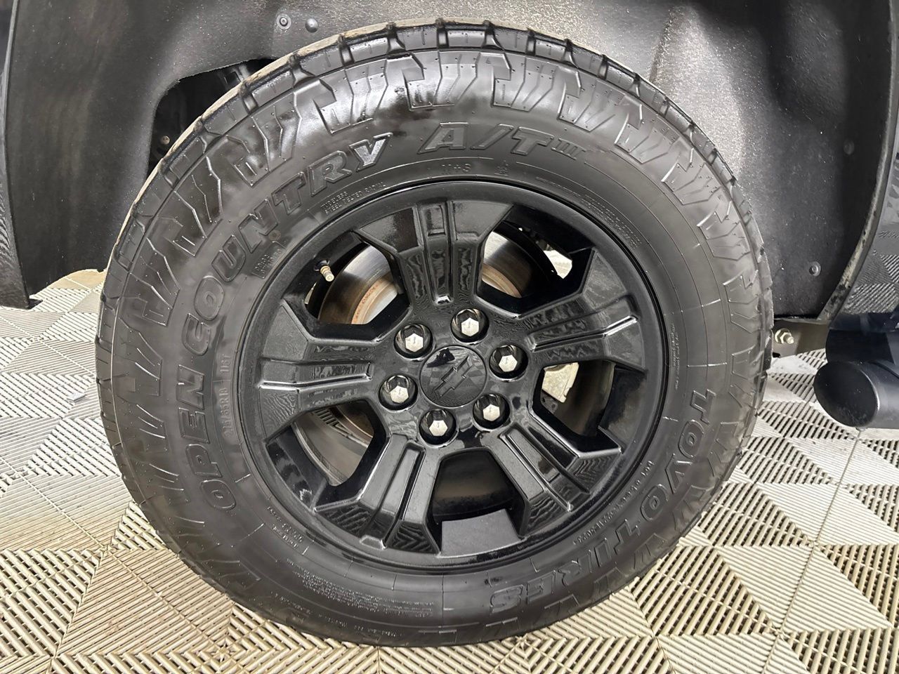 Used 2020 Chevrolet Tahoe LS w/ Enhanced Driver Alert Package AWD/4WD image 31