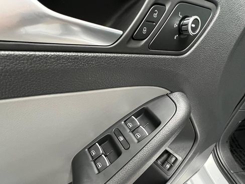 Used 2013 Volkswagen Jetta Hybrid Sedan FWD image 21