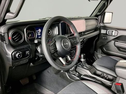 Used 2024 Jeep Wrangler Unlimited Rubicon w/ Convenience Group image 16