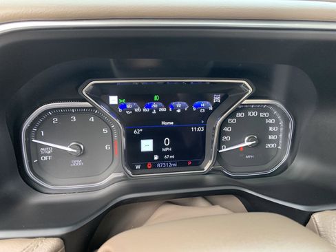 Used 2021 GMC Yukon XL Denali w/ Denali Premium Package AWD/4WD image 17
