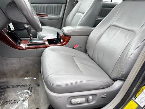 Used 2005 Toyota Camry XLE image 3