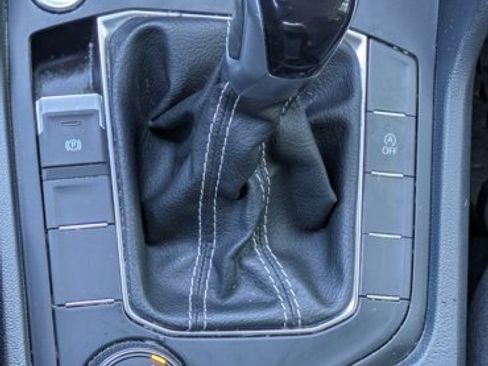 Used 2022 Volkswagen Taos SE AWD/4WD image 13