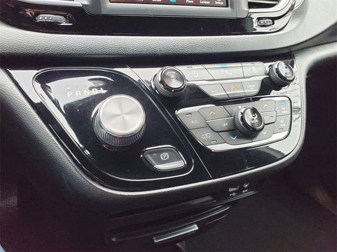 Used 2019 Chrysler Pacifica Touring Plus w/ S Appearance Package image 22