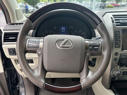 Used 2018 Lexus GX 460 Premium AWD/4WD image 17