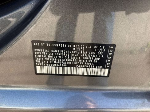 Used 2025 Volkswagen Jetta SE image 34