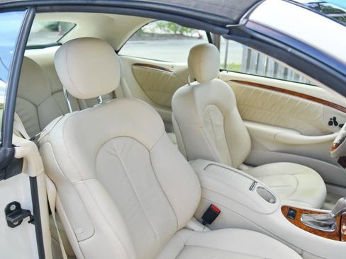 Used 2008 Mercedes-Benz CLK 550 Cabriolet image 35