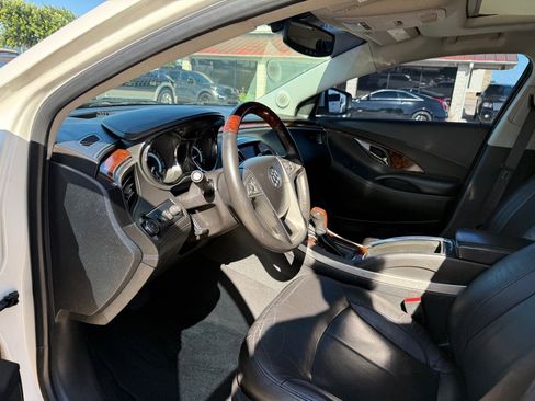 Used 2010 Buick LaCrosse CXS w/ Touring Package FWD image 12