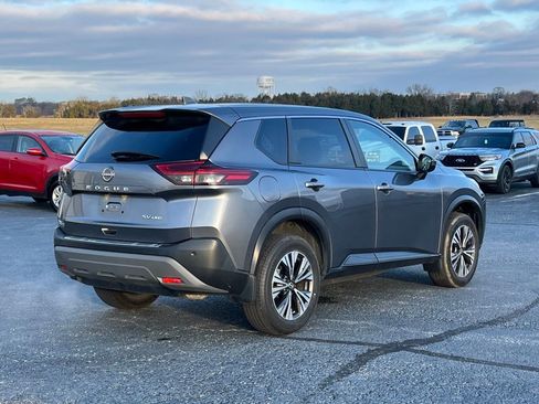 Used 2023 Nissan Rogue SV image 5