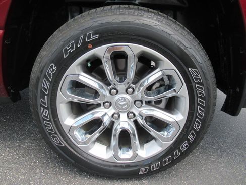 Used 2023 RAM 1500 Laramie AWD/4WD image 8