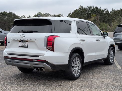 Used 2023 Hyundai Palisade SE w/ Cargo Package image 6