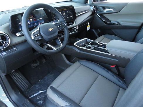 New 2026 Chevrolet Equinox LT w/ Convenience Package II image 13