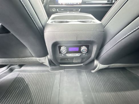 Used 2025 Chevrolet Traverse RS image 22