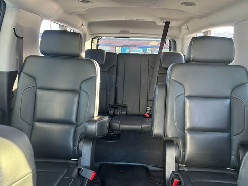 Used 2020 Chevrolet Suburban Premier image 31