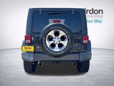 Used 2016 Jeep Wrangler Unlimited Sahara w/ Connectivity Group AWD/4WD image 6
