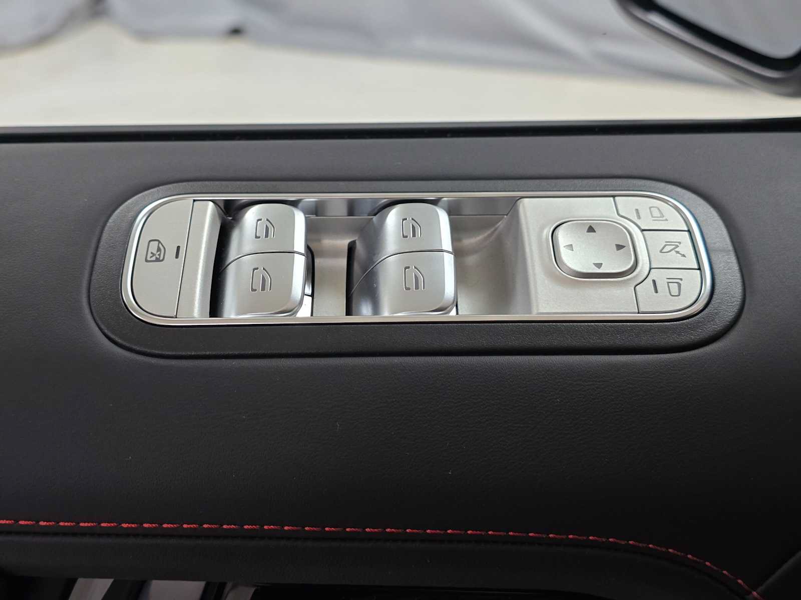 New 2027 Mercedes-Benz G 580 e image 24