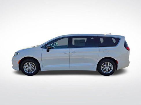 New 2026 Chrysler Pacifica Select FWD image 6