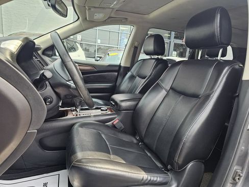 Used 2017 Nissan Pathfinder Platinum AWD/4WD image 24