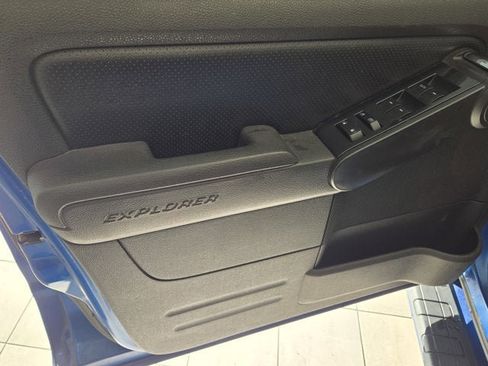 Used 2010 Ford Explorer Sport Trac Limited image 19