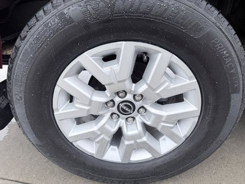 Certified 2022 Nissan Frontier SV image 23