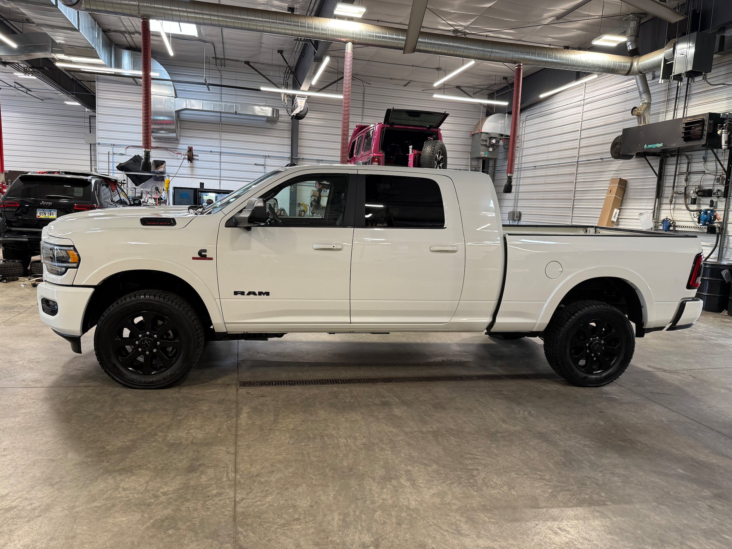 Used 2022 RAM 2500 Laramie w/ Night Edition AWD/4WD image 33