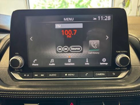 Used 2021 Nissan Rogue SV AWD/4WD image 19