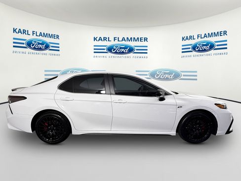 Used 2023 Toyota Camry SE FWD image 2
