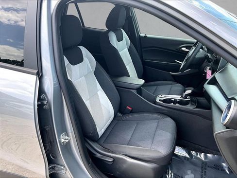 Used 2024 Chevrolet Trax LS w/ Driver Confidence Package FWD image 9