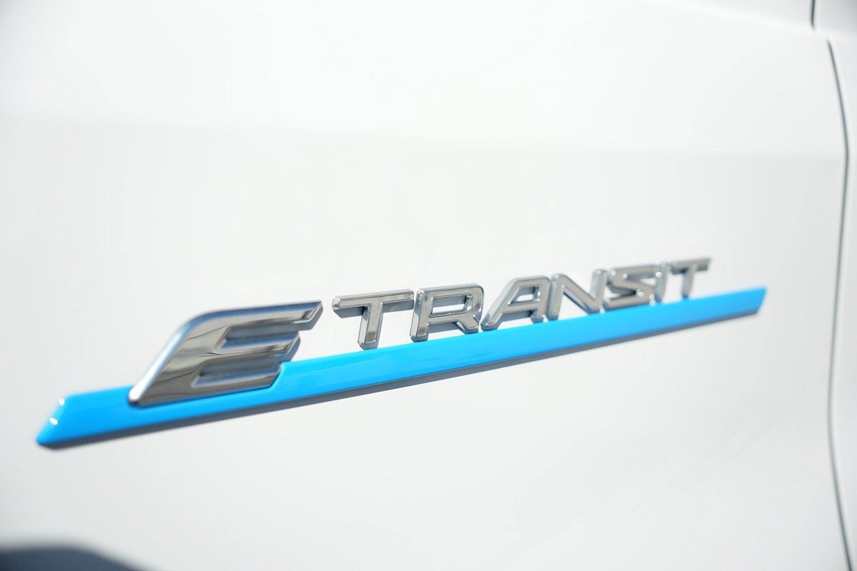 Used 2023 Ford E-Transit Medium Roof RWD image 15