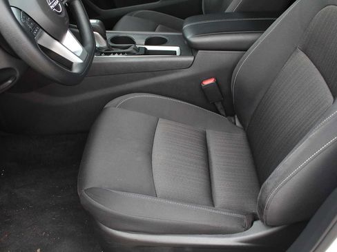 Used 2025 Nissan Altima 2.5 SV FWD image 24