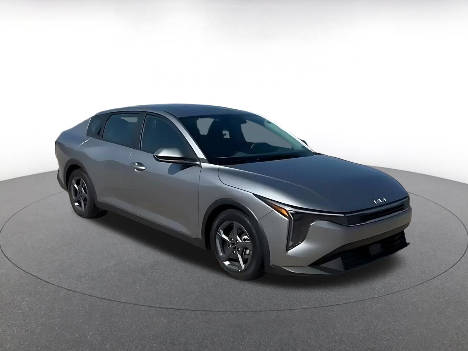 Used 2025 Kia K4 FWD image 2