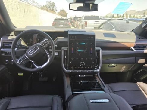Used 2026 GMC Yukon Denali w/ Sun & Power Step Package RWD image 4